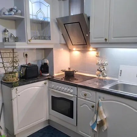 Spacious And Luxury 2 Bedroom Free Parking